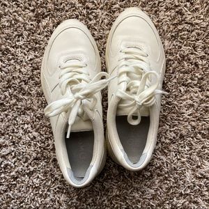 Everlane tread the trainer size 7 off-white